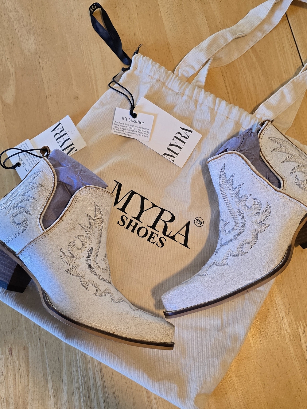 MYRA Yipple Western Leather Booties Cream Embroidered Cowboy Size 7 NWT